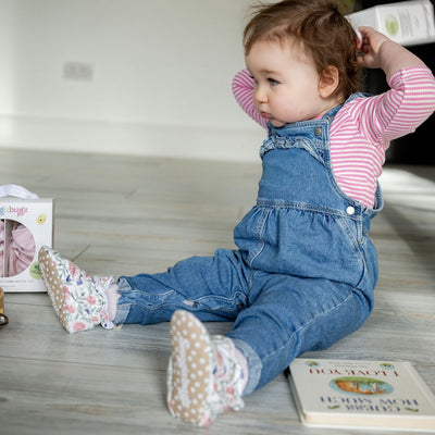 Floral Print - Baby Booties That Stay-On With Non-Slip Soles | Snugabugz